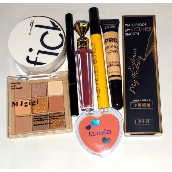Other - Essential makeup